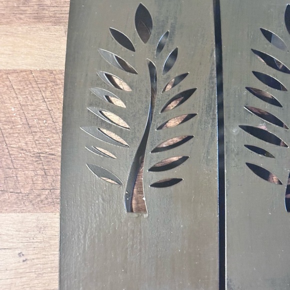 Set of Two Dark Bronze Metal Distressed Leaf Design Candle Holders w/Tea Lights - Picture 8 of 9